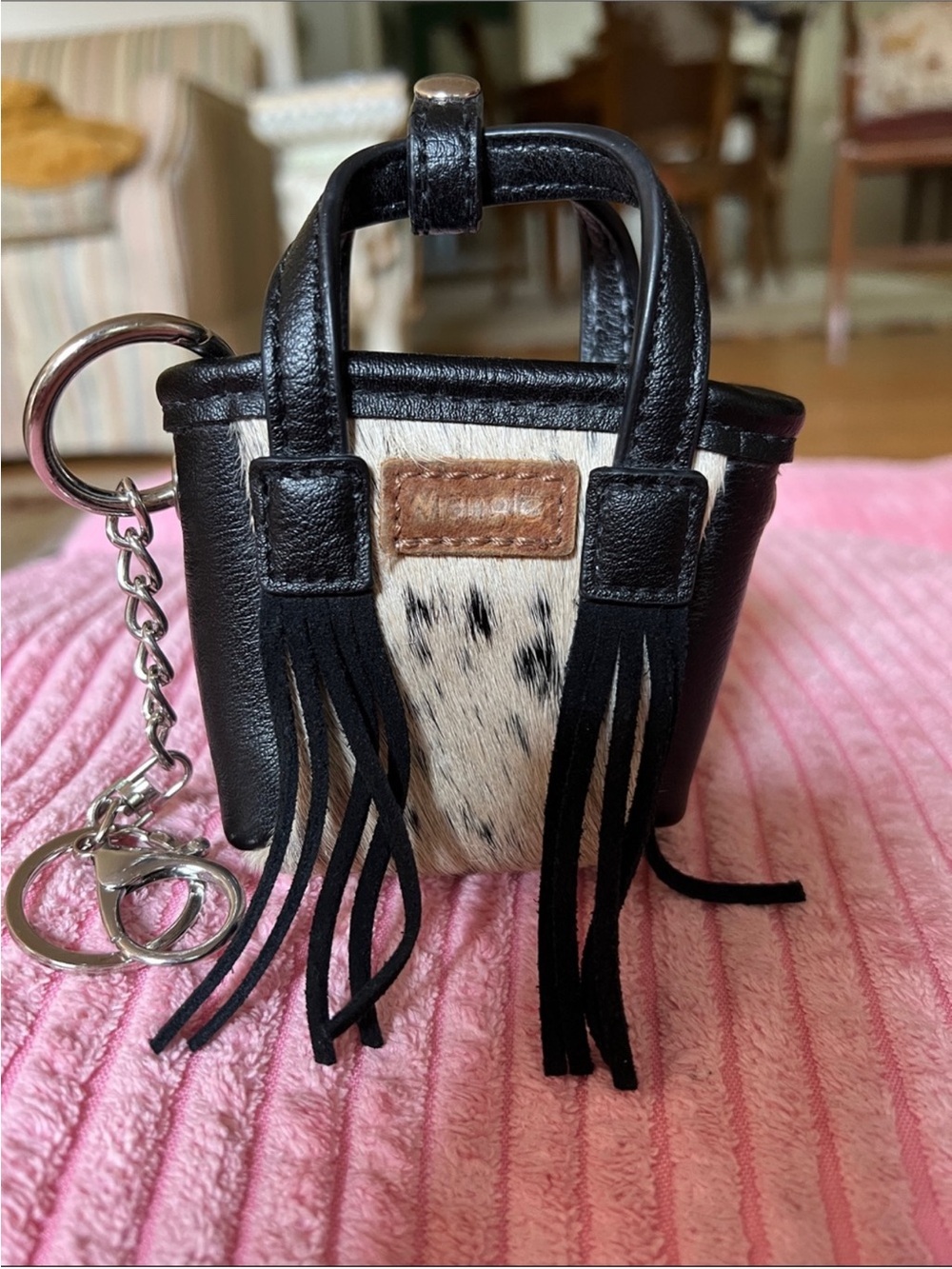 Wrangler Cowhide Mini Fringe Tote Bag Keychain - Picture 2 of 12